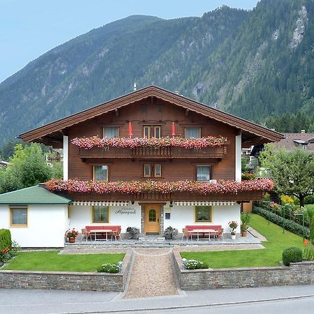 Gaestehaus Alpengruss Mayrhofen Exterior photo